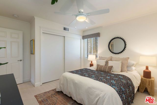 21245 Lopez Street, Woodland Hills (los Angeles), CA 91364