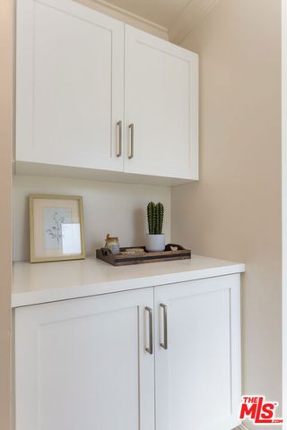 21245 Lopez Street, Woodland Hills (los Angeles), CA 91364