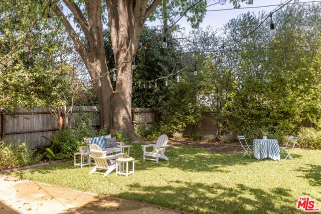 21245 Lopez Street, Woodland Hills (los Angeles), CA 91364