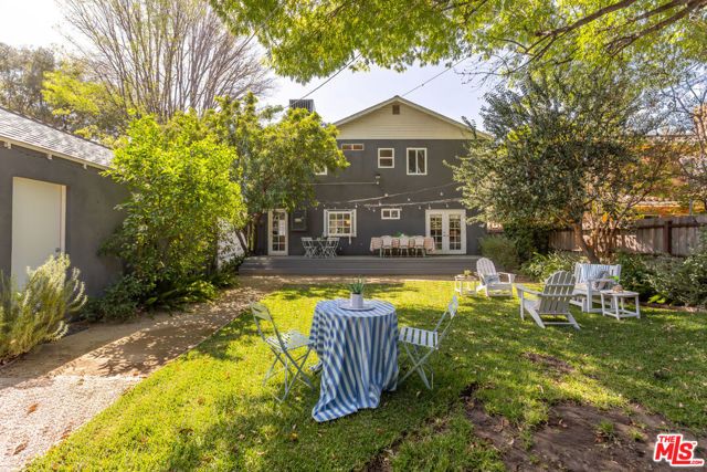 21245 Lopez Street, Woodland Hills (los Angeles), CA 91364