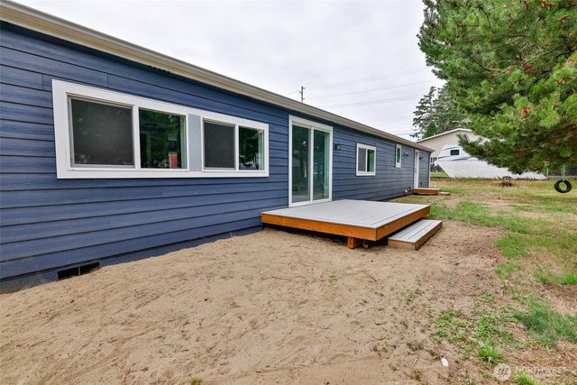 110 E Frank Avenue, Westport, WA 98595