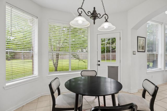 14 Guinevere Place, The Woodlands, TX 77384