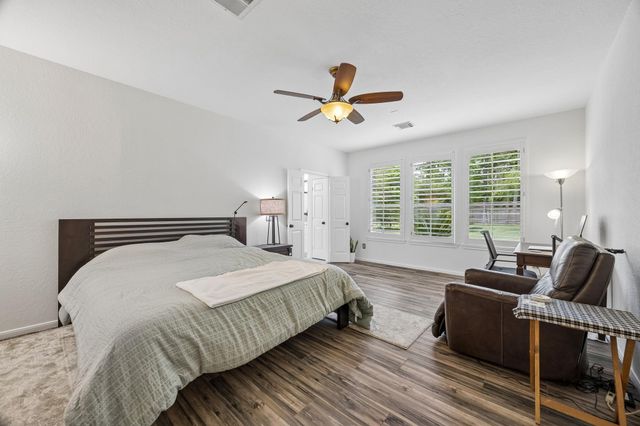 14 Guinevere Place, The Woodlands, TX 77384