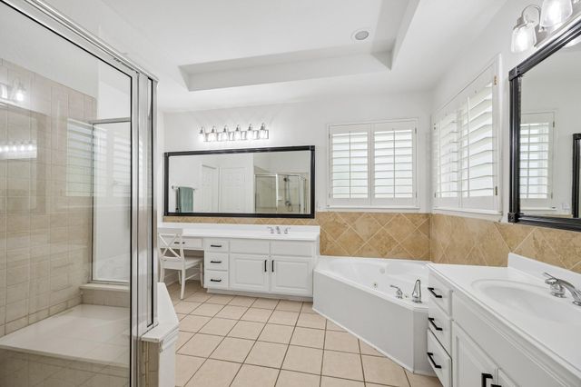 14 Guinevere Place, The Woodlands, TX 77384