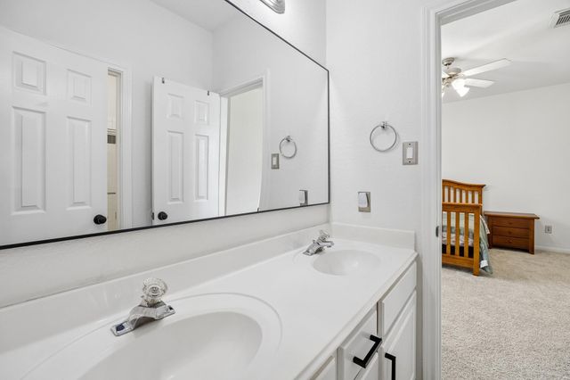 14 Guinevere Place, The Woodlands, TX 77384