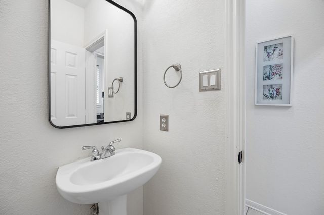 14 Guinevere Place, The Woodlands, TX 77384