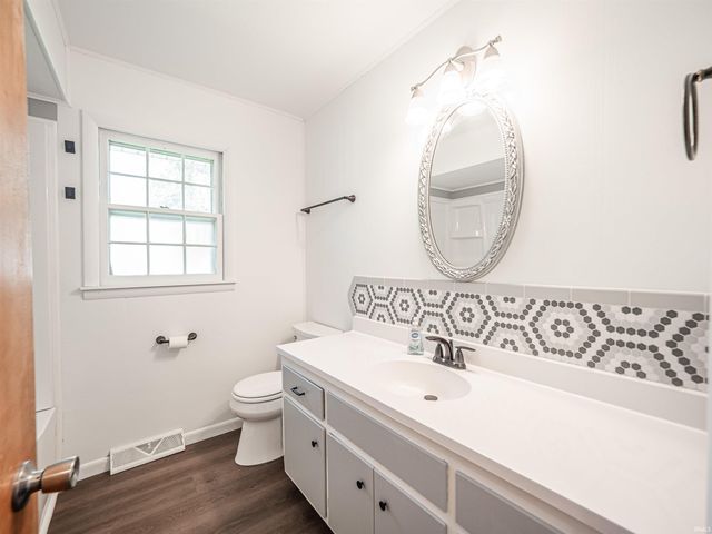 1300 Harriett Street, Mount Vernon, IN 47620