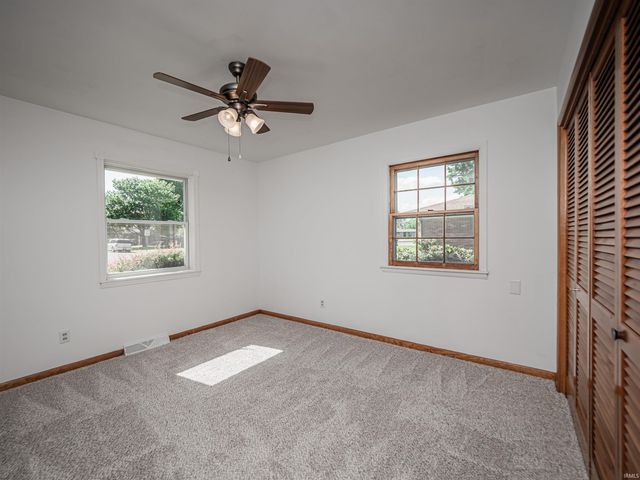 1300 Harriett Street, Mount Vernon, IN 47620