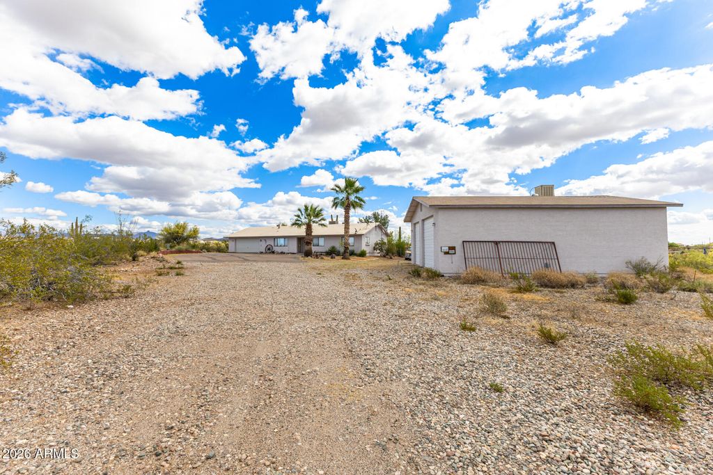 41625 W HIGHWAY 60 89 Avenue, Morristown, AZ 85342