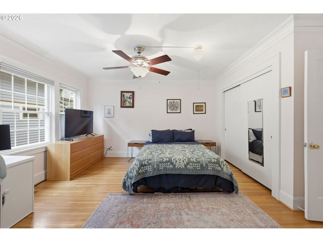 3136 Ne COUCH St, Portland, OR 97232