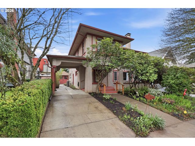 3136 Ne COUCH St, Portland, OR 97232