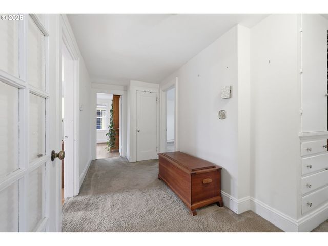 3136 Ne COUCH St, Portland, OR 97232