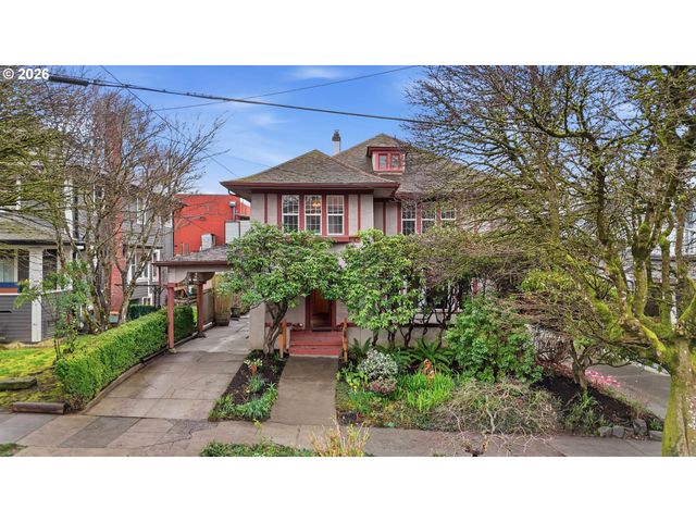3136 Ne COUCH St, Portland, OR 97232
