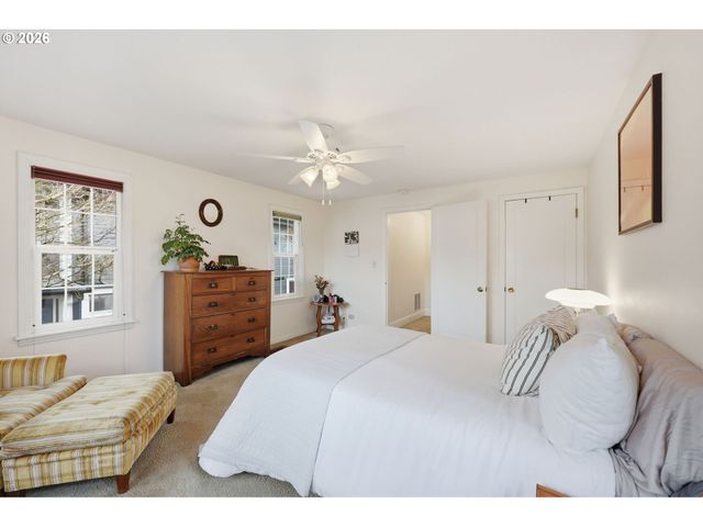 3136 Ne COUCH St, Portland, OR 97232