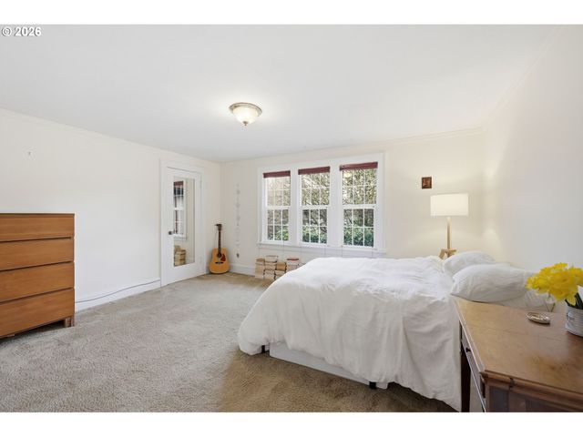 3136 Ne COUCH St, Portland, OR 97232