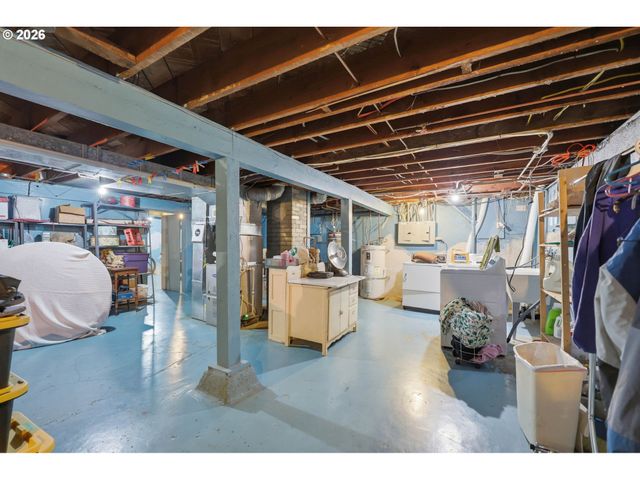 3136 Ne COUCH St, Portland, OR 97232