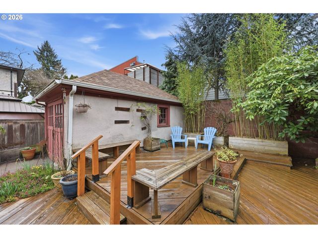 3136 Ne COUCH St, Portland, OR 97232