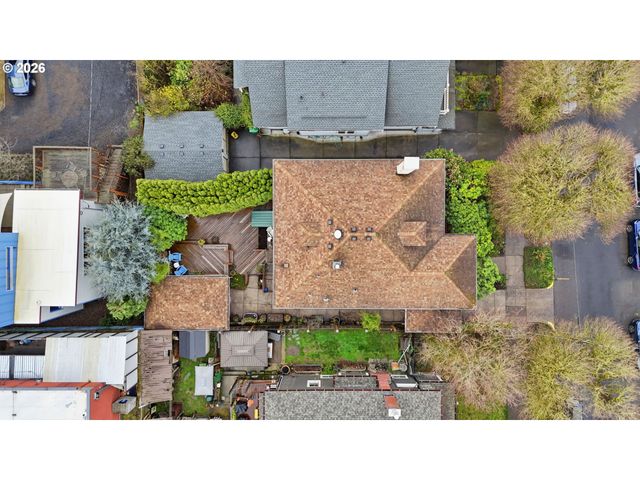 3136 Ne COUCH St, Portland, OR 97232