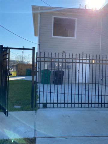 3604 Dennis Street, Houston, TX 77004