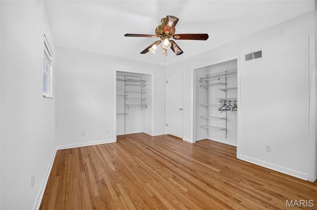 10813 Waycroff Drive, St Louis, MO 63114