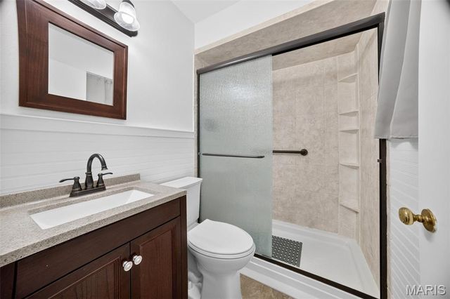 10813 Waycroff Drive, St Louis, MO 63114