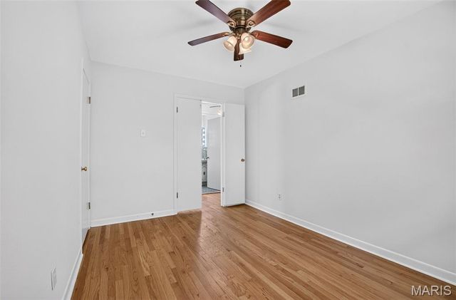 10813 Waycroff Drive, St Louis, MO 63114