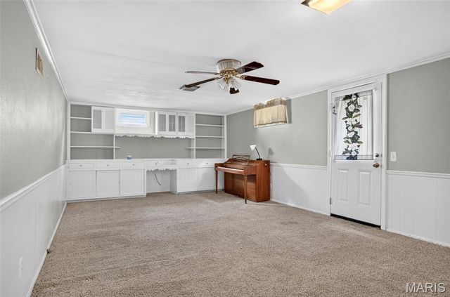 10813 Waycroff Drive, St Louis, MO 63114