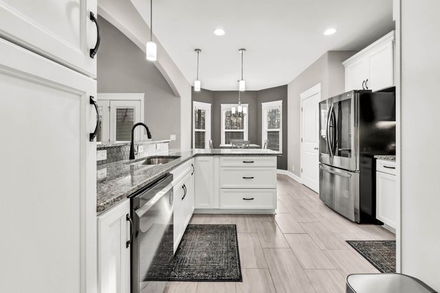 1180 Reda Dr, Clarksville, TN 37042