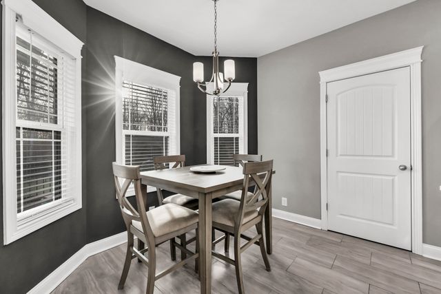 1180 Reda Dr, Clarksville, TN 37042