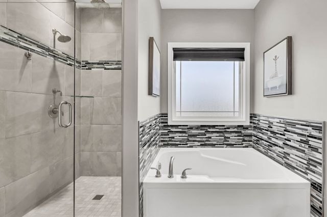 1180 Reda Dr, Clarksville, TN 37042