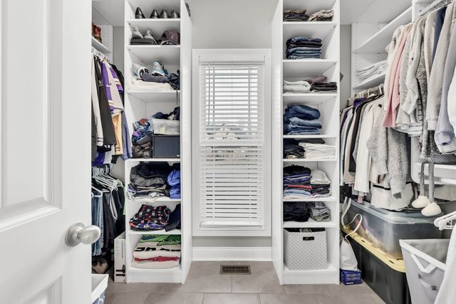 1180 Reda Dr, Clarksville, TN 37042