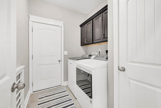 1180 Reda Dr, Clarksville, TN 37042