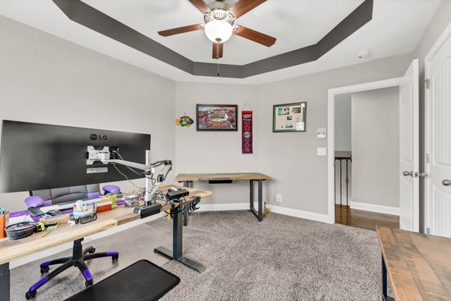 1180 Reda Dr, Clarksville, TN 37042