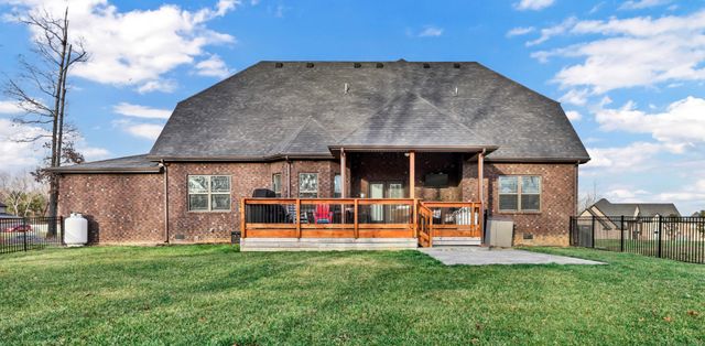 1180 Reda Dr, Clarksville, TN 37042