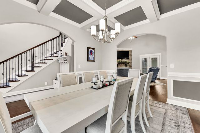 1180 Reda Dr, Clarksville, TN 37042