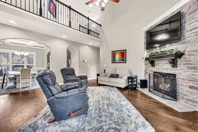 1180 Reda Dr, Clarksville, TN 37042