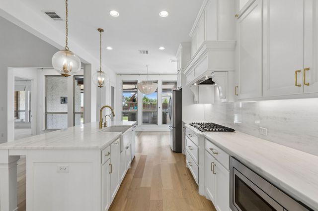 8213 Western, The Colony, TX 75056