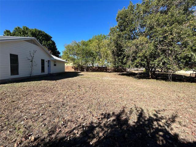 203 Maynard ST, Bastrop, TX 78602