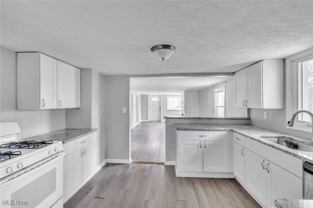 2564 Forest Drive, Hinckley, OH 44233