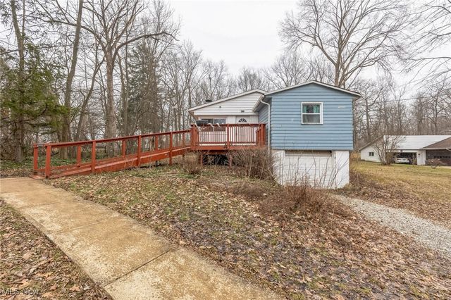 2564 Forest Drive, Hinckley, OH 44233
