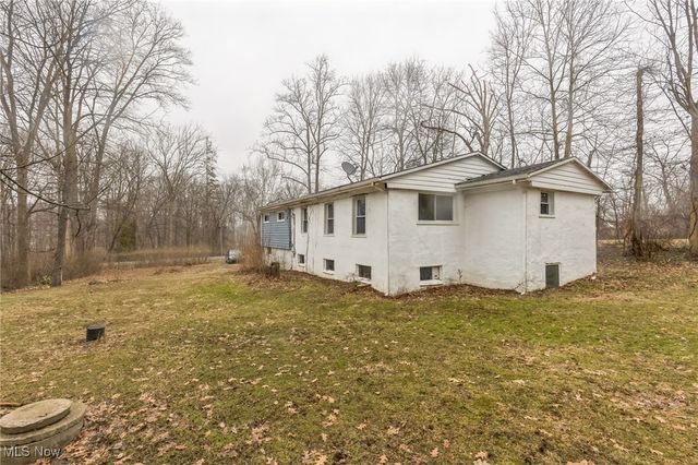2564 Forest Drive, Hinckley, OH 44233