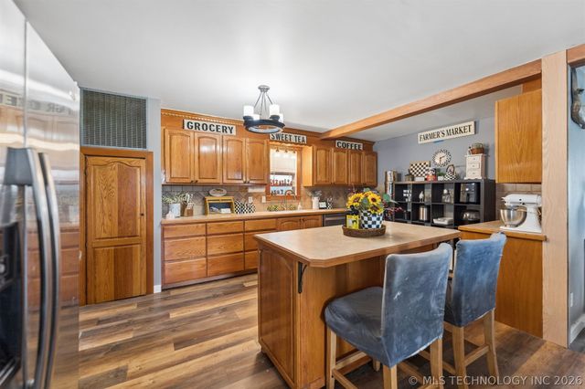 2541 W 430 Road, Adair, OK 74330