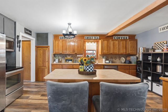 2541 W 430 Road, Adair, OK 74330