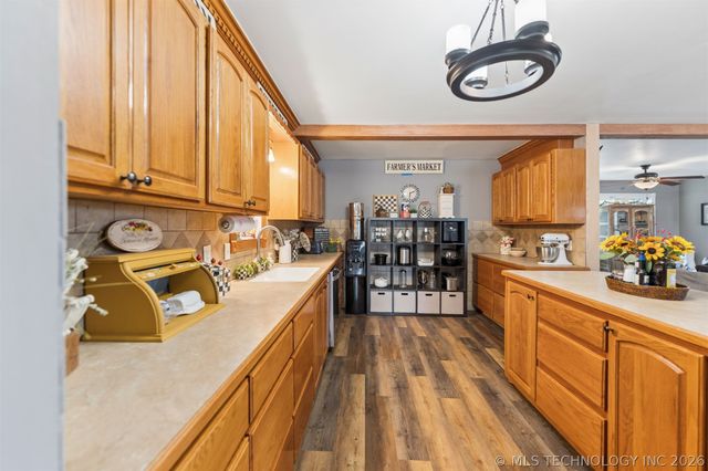 2541 W 430 Road, Adair, OK 74330