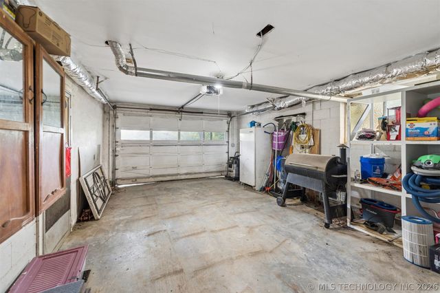 2541 W 430 Road, Adair, OK 74330