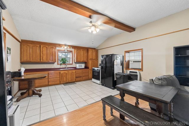 2541 W 430 Road, Adair, OK 74330