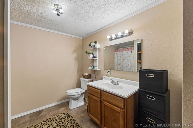 2541 W 430 Road, Adair, OK 74330