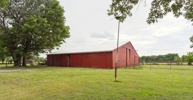 2541 W 430 Road, Adair, OK 74330