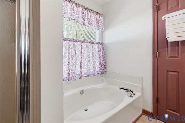 10424 Oakside Dr, Richmond, VA 23237