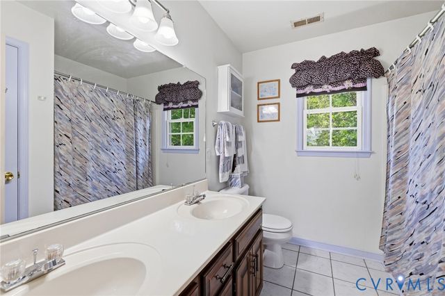10424 Oakside Dr, Richmond, VA 23237